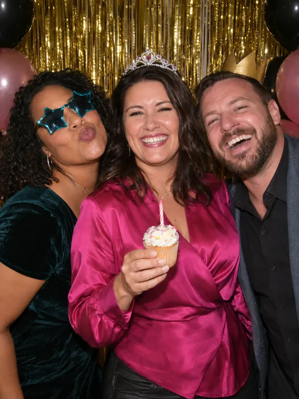 Adult birthday photobooth LA - birthday girl with a cupcake